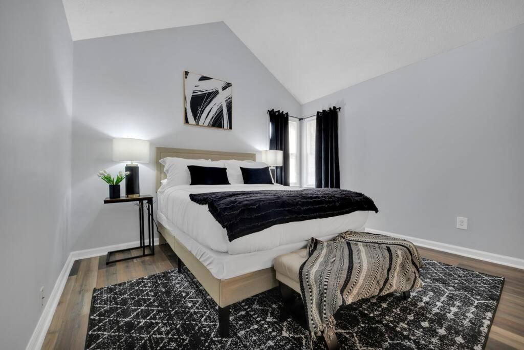 Plush Two Bedroom Retreat. A Home Away From Home! Рівердейл Екстер'єр фото